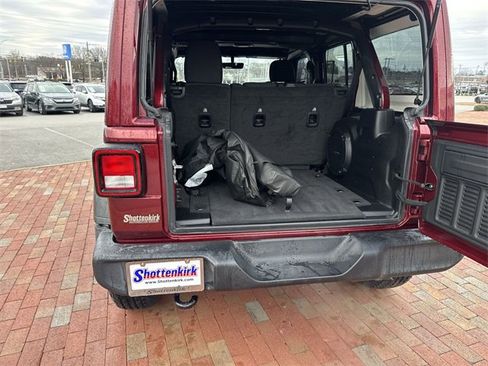 Used 2022 Jeep Wrangler Unlimited Willys image 29