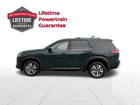 Certified 2025 Nissan Pathfinder SL image 2
