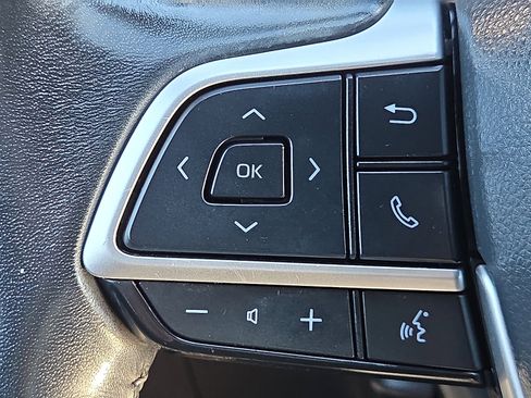 Used 2023 Toyota Highlander XSE image 22