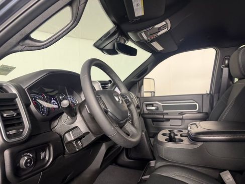 Used 2025 RAM 2500 Big Horn AWD/4WD image 21