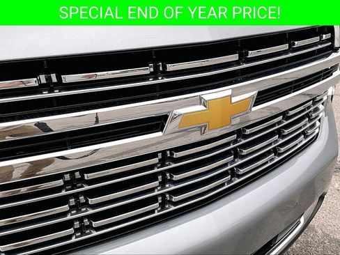 Used 2024 Chevrolet Suburban Premier image 33