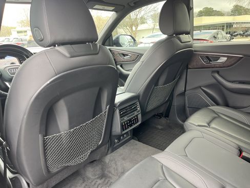 Used 2019 Audi Q8 Prestige image 19