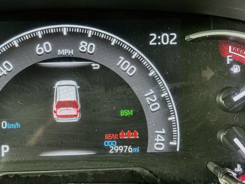 Used 2025 Toyota RAV4 XLE FWD image 19