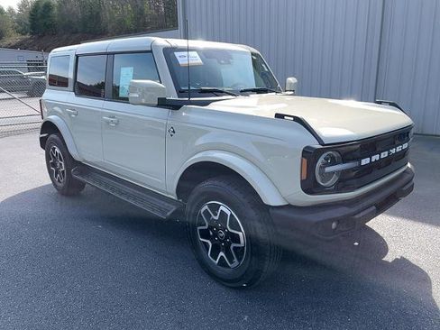Certified 2025 Ford Bronco Outer Banks AWD/4WD image 4