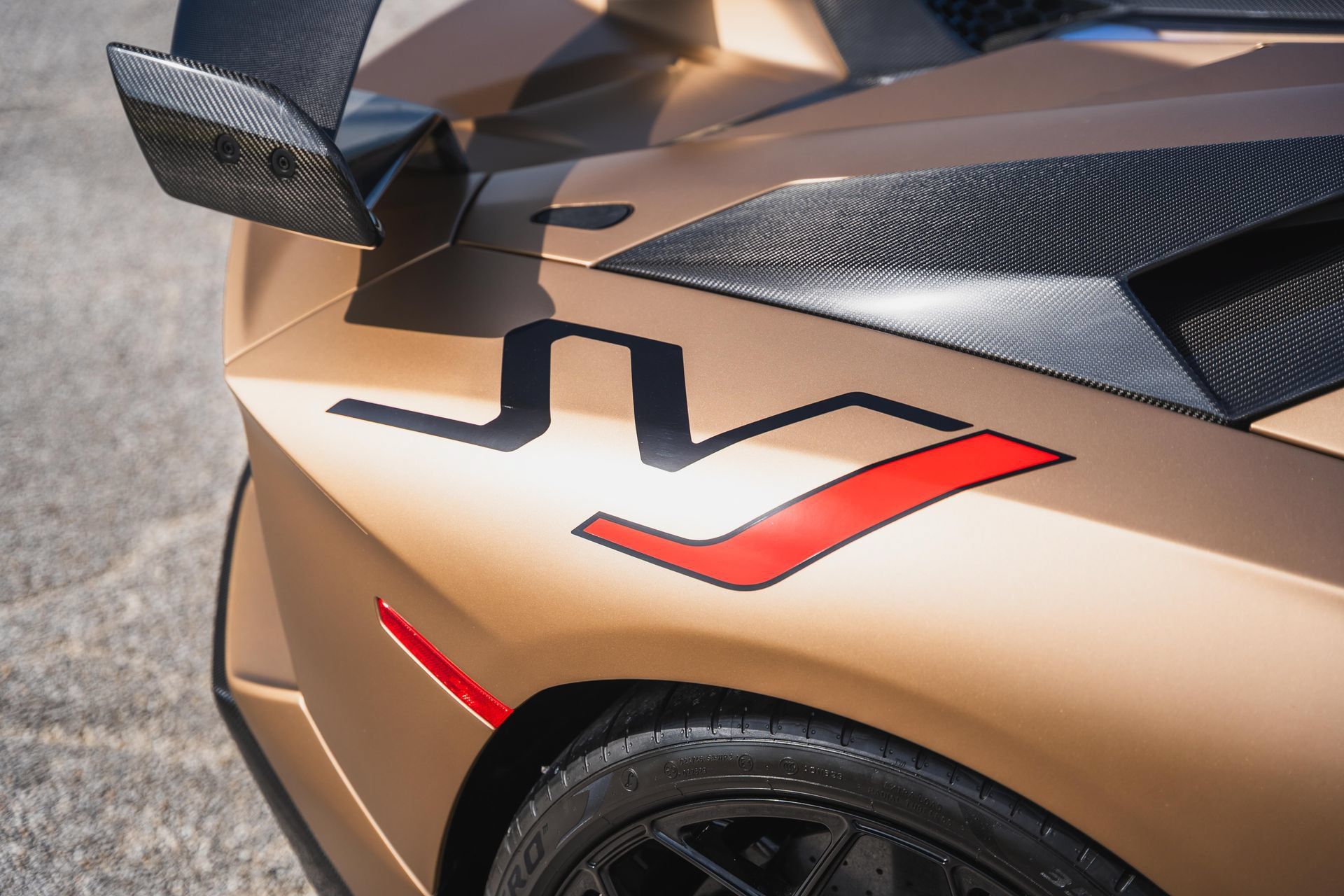 Used 2021 Lamborghini Aventador SVJ AWD/4WD image 16