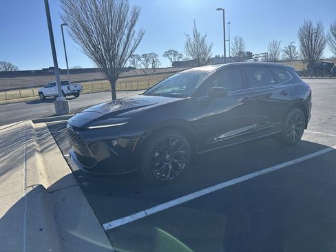 New 2025 Toyota Crown Signia image 3