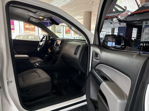 Used 2018 Chevrolet Colorado W/T w/ WT Convenience Package AWD/4WD image 15