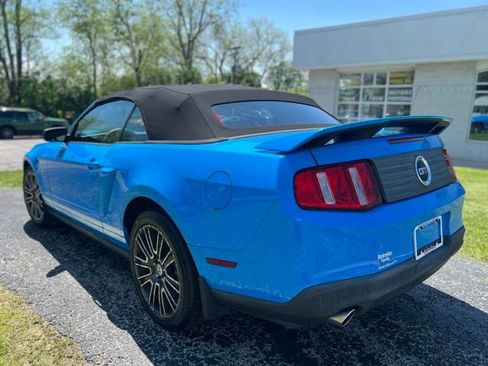 Used 2010 Ford Mustang GT RWD image 6