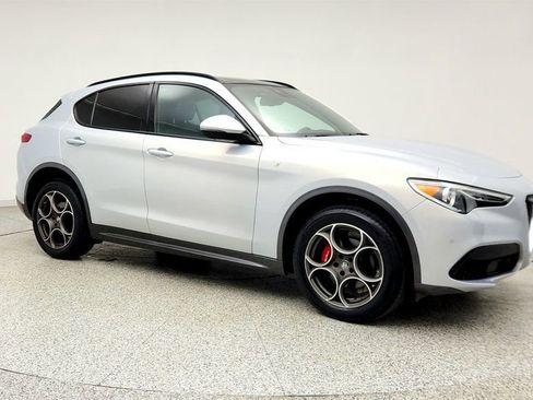 Used 2022 Alfa Romeo Stelvio Ti AWD/4WD image 3