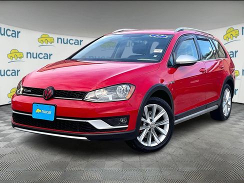 Used 2017 Volkswagen Golf Alltrack S image 3