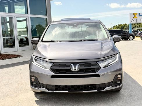 Used 2025 Honda Odyssey EX-L image 3