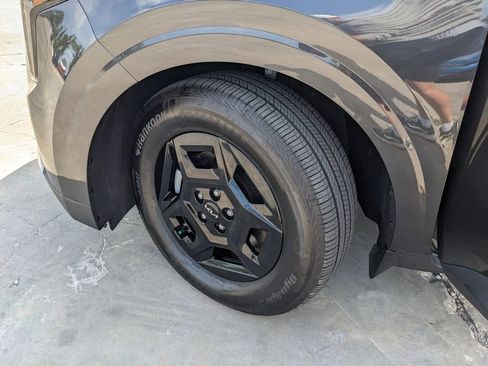Certified 2026 Kia Carnival LX FWD image 38