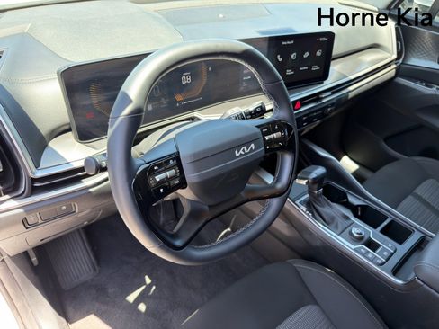New 2026 Kia Sorento LX FWD image 11