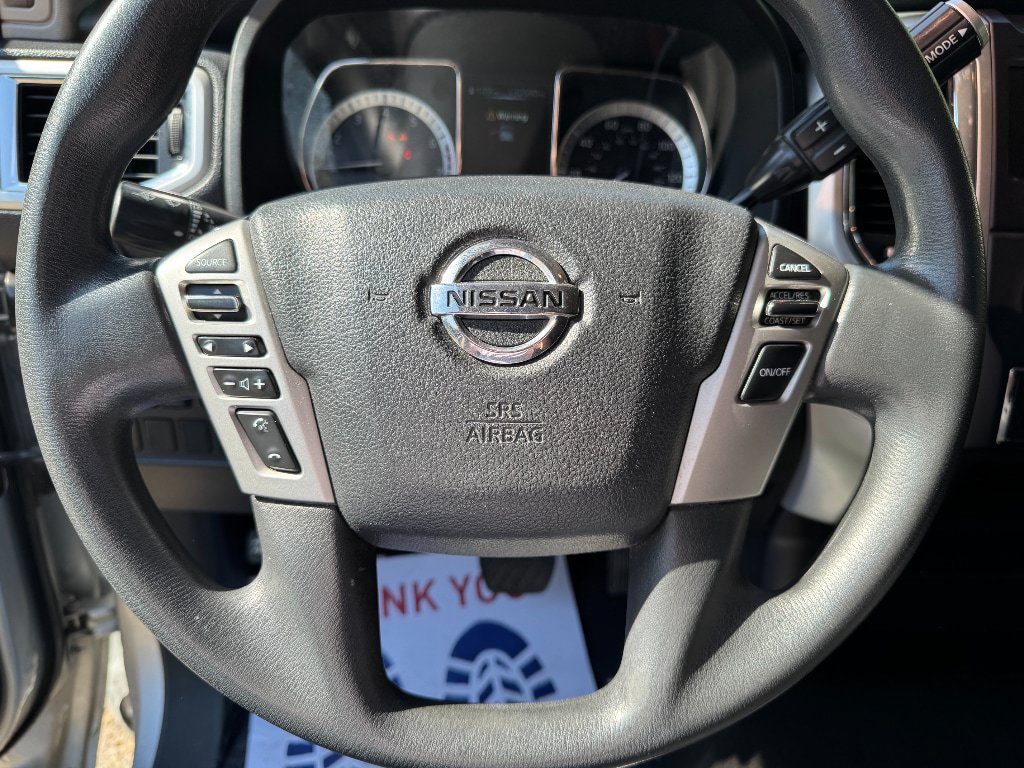 Used 2017 Nissan Titan SV RWD image 14