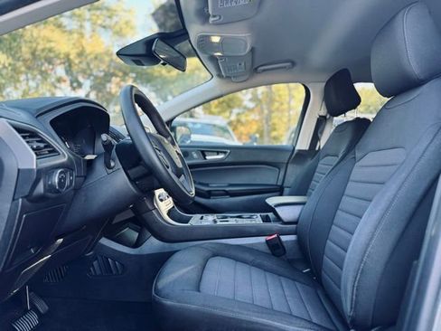 Used 2022 Ford Edge SE w/ Black Appearance Package image 16