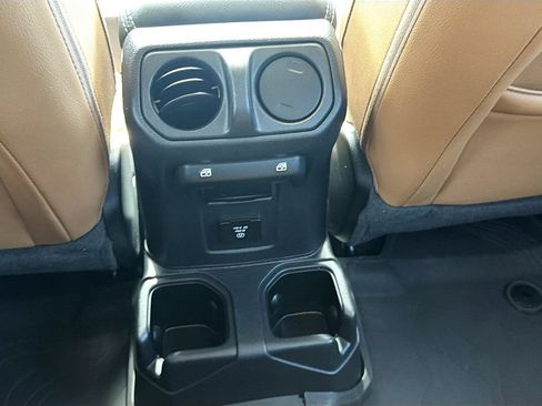 Used 2022 Jeep Gladiator Overland w/ Popular Equipment Package AWD/4WD image 19