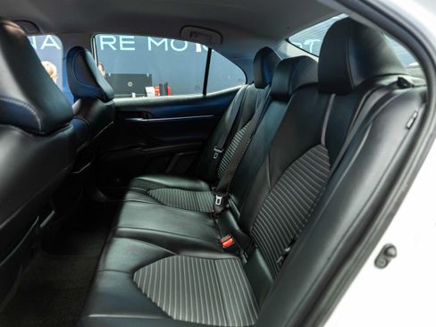Used 2021 Toyota Camry SE w/ Carpet Mat Package (TMS) FWD image 11