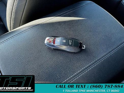 Used 2014 Porsche Cayenne Platinum Edition image 11