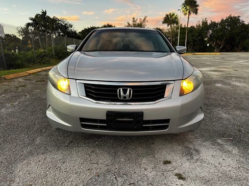 Used 2010 Honda Accord EX-L image 2