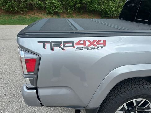 Used 2021 Toyota Tacoma TRD Sport AWD/4WD image 7