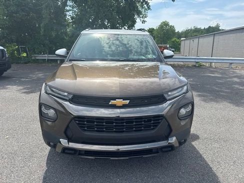 Used 2022 Chevrolet TrailBlazer ACTIV w/ Sun and Liftgate Package FWD image 2
