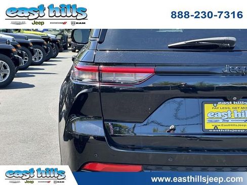 Certified 2023 Jeep Grand Cherokee Limited w/ Luxury Tech Group II AWD/4WD image 12