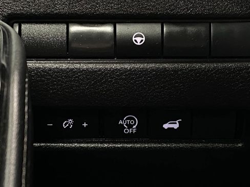 Certified 2025 Nissan Rogue SV image 14