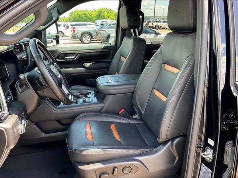 Used 2024 GMC Sierra 2500 AT4 w/ AT4 Premium Plus Package AWD/4WD image 18