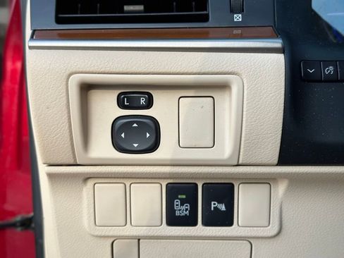 Used 2014 Lexus ES 300h w/ Luxury Package w/Bamboo Trim FWD image 29