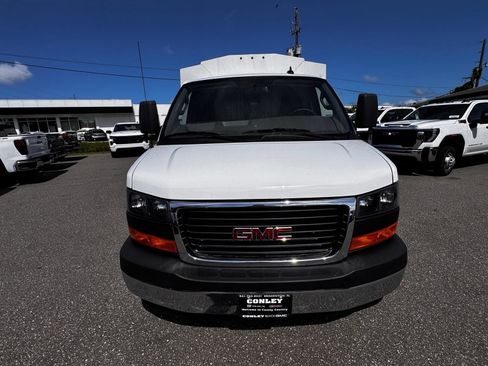 New 2025 GMC Savana 3500 w/ Power Convenience Package RWD image 2