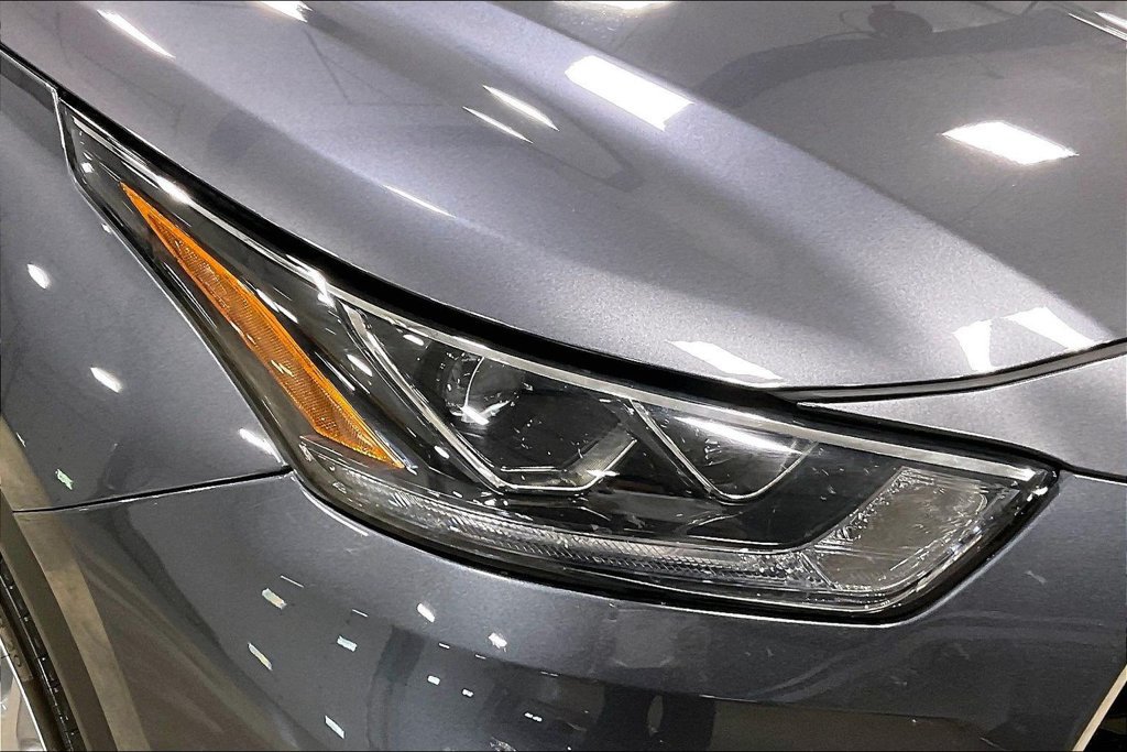 Used 2023 Toyota Highlander Limited AWD/4WD image 34