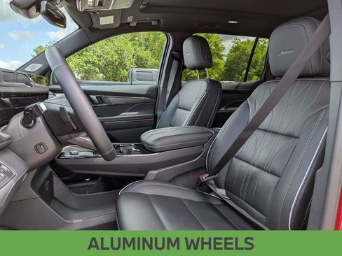 Used 2025 Buick Enclave Avenir w/ Trailering Package, 5000 lbs. AWD/4WD image 15