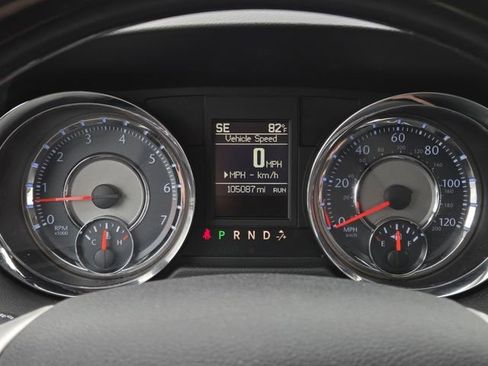 Used 2014 Chrysler Town & Country Limited w/ Luxury Group FWD image 35