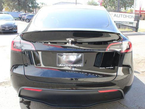 Used 2023 Tesla Model Y Long Range image 9