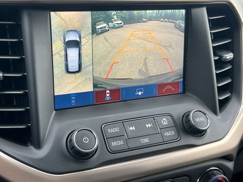 Used 2018 GMC Acadia Denali w/ Technology Package AWD/4WD image 27