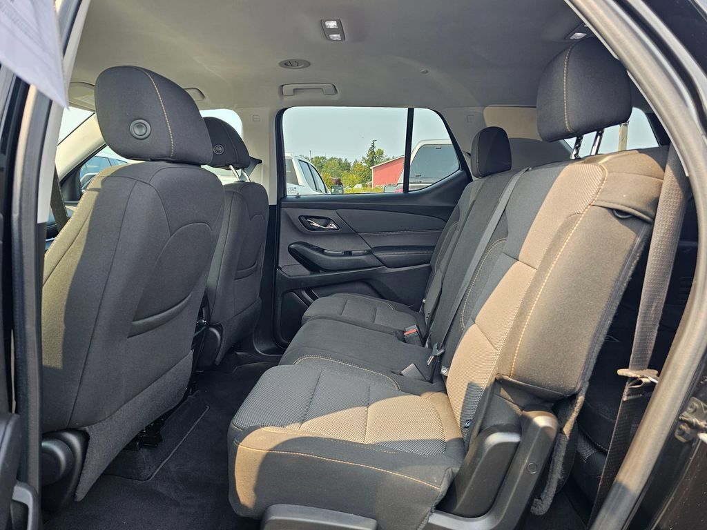 Used 2020 Chevrolet Traverse LS FWD image 16
