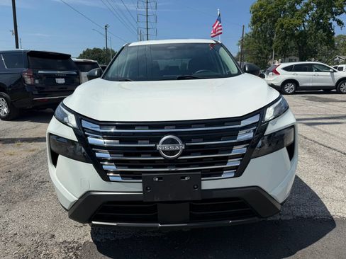 Used 2024 Nissan Rogue S AWD/4WD image 9