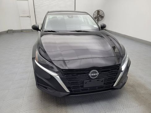 Used 2024 Nissan Altima 2.5 SV image 14