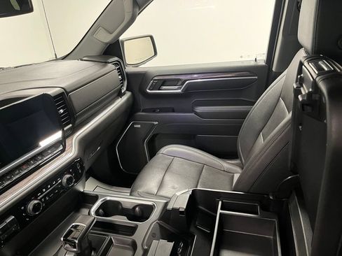 Used 2022 Chevrolet Silverado 1500 LTZ AWD/4WD image 40