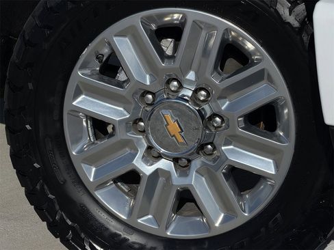 Certified 2024 Chevrolet Silverado 2500 High Country w/ High Country Premium Package image 10