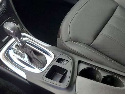 Used 2016 Buick Regal Premium FWD image 19