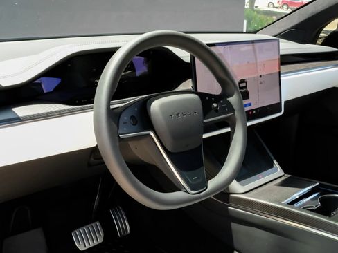 Used 2026 Tesla Model X Plaid AWD/4WD image 21