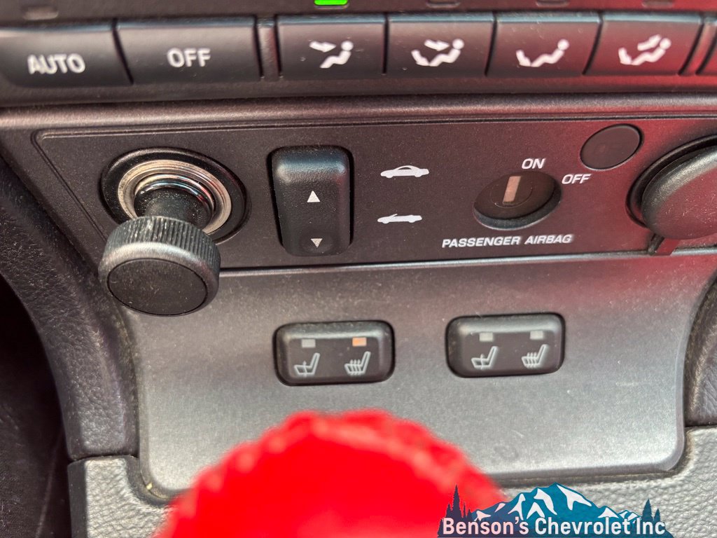 Used 2005 Ford Thunderbird RWD image 28