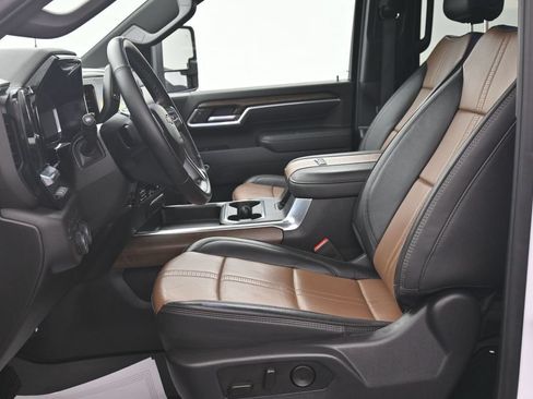 Certified 2025 Chevrolet Silverado 3500 High Country w/ High Country Premium Package AWD/4WD image 10
