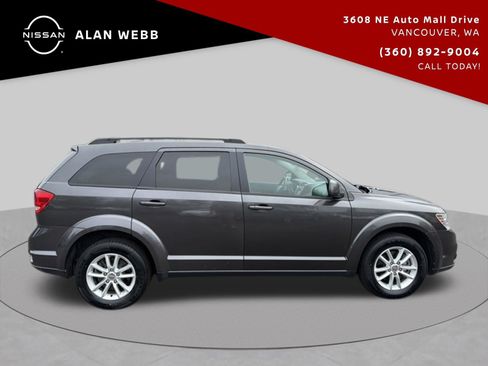 Used 2015 Dodge Journey SXT w/ Flexible Seating Group FWD image 2