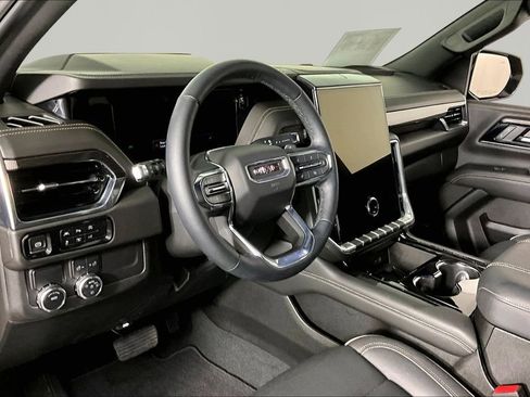 Used 2025 GMC Yukon Elevation RWD image 16