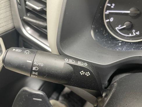Used 2023 Nissan Rogue SV AWD/4WD image 28
