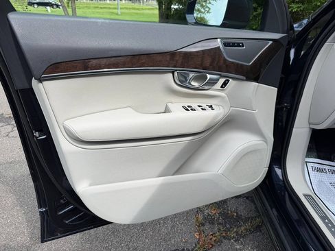 Used 2017 Volvo XC90 T6 Momentum w/ Vision Package AWD/4WD image 15