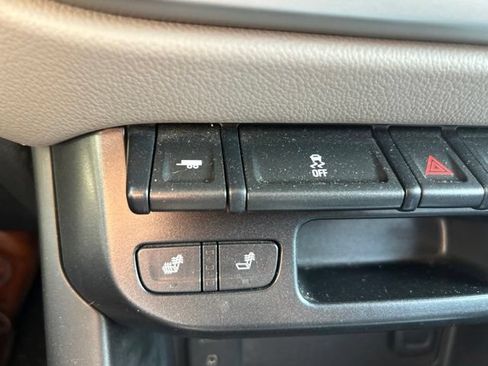 Used 2015 Chevrolet Colorado LT w/ Luxury Package RWD image 14