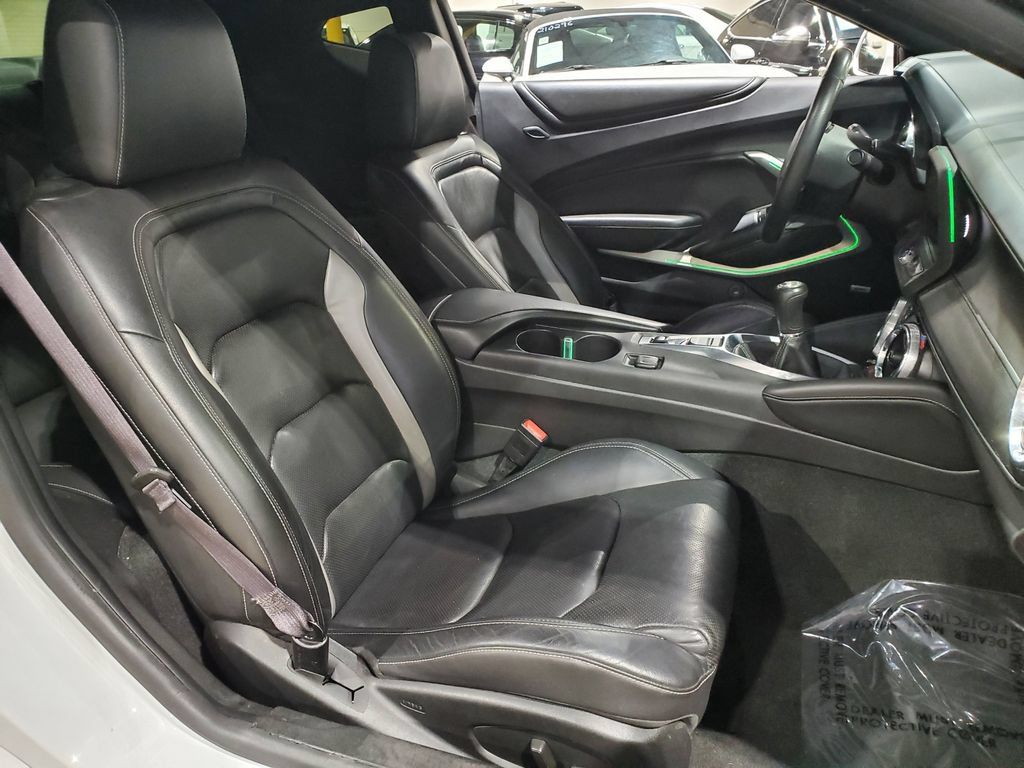 Used 2016 Chevrolet Camaro LT RWD image 13